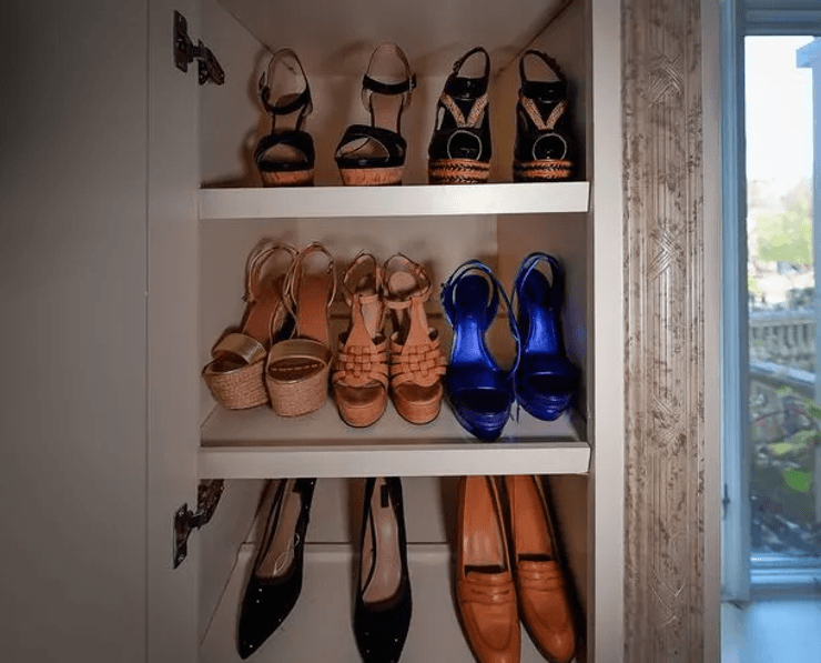 Заброшенный особняк, роскошные вещи, люксовые автомобили, руины, оставили гнить, заброшенный дом, богатый хирург, блогер, обувь, коллекция обуви