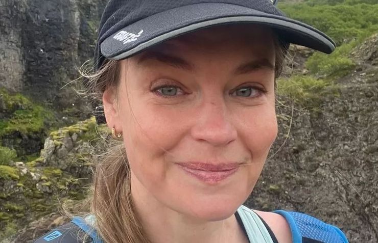 Хлопчику не знайшлось місця в літаку, попри наявність квитка, юнак без рідних та друзів залишився за кордоном