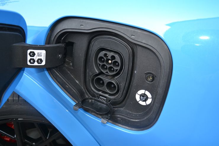 зарядка Ford Mustang Mach-E, новый Ford Mustang Mach-E, электромобиль Ford Mustang, электромобиль Ford Mustang, кроссовер Ford Mustang