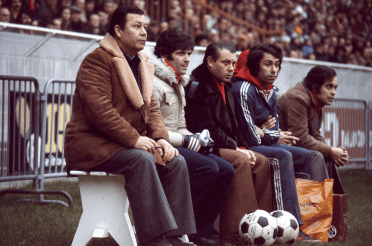 На тренерской скамейке во время матча "ПСЖ"