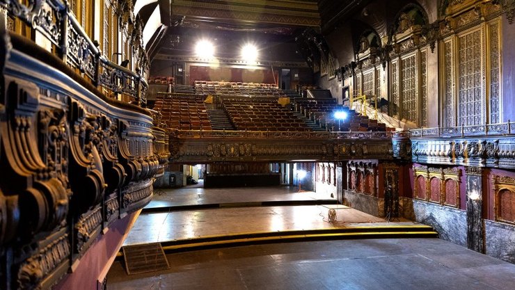 Tower Theatre, реставрация, магазин Apple