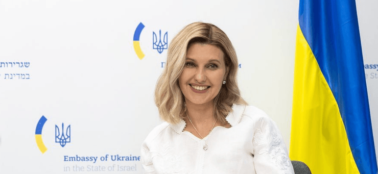 Олена Зеленська у вишиванці AMG