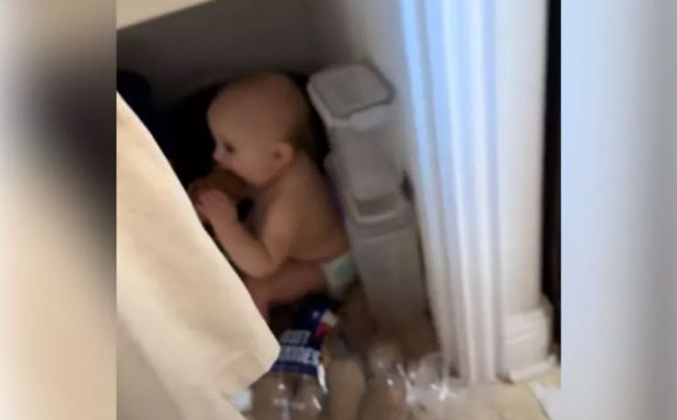 Мама на мгновение отвернулась от ребенка и услышала угрожающую тишину, что за это время произошло, юмор, приколы