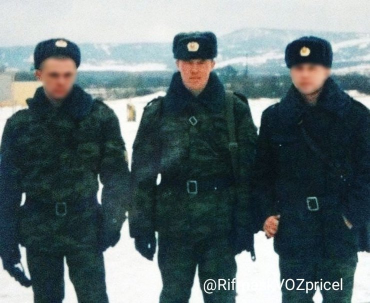 Василий Попов в центре, фото