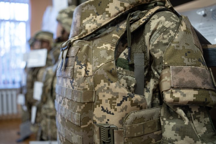 женский бронежилет, броня, Минобороны Украины, ВСУ