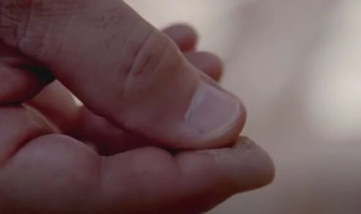 белый песчаник, пальцы, рука, фото