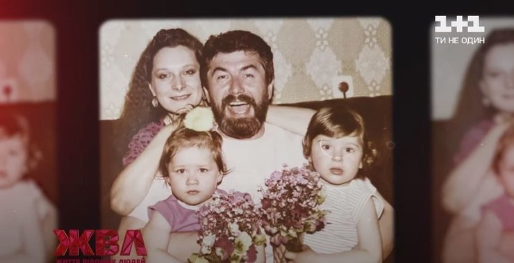 Алексей Завгородний в детстве с родителями и сестрой