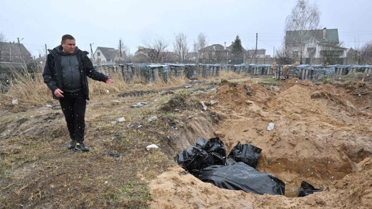 В Буче нашли братскую могилу, в которой похоронили около 300 человек