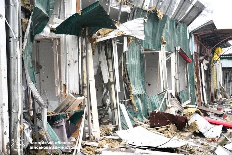 Последствия удара ВС РФ по Запорожью вечером 20 ноября