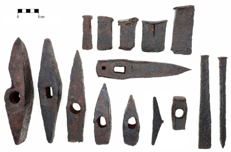 инструменты железо артефакты кирки долото клин