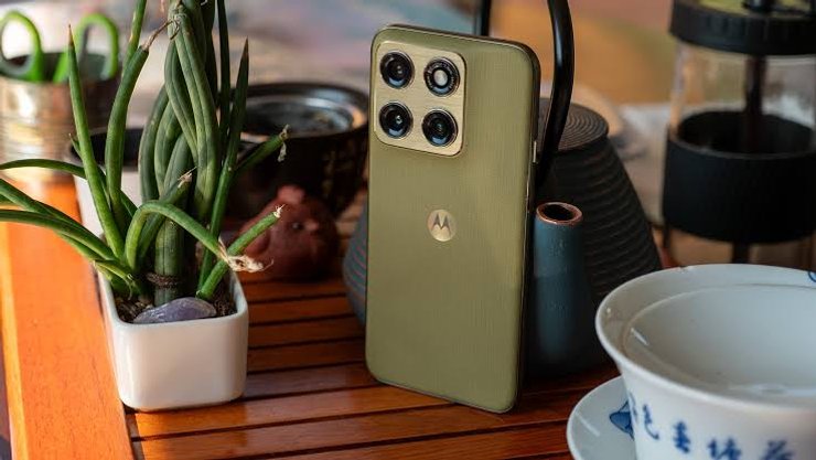 Смартфон Motorola Edge (2026)