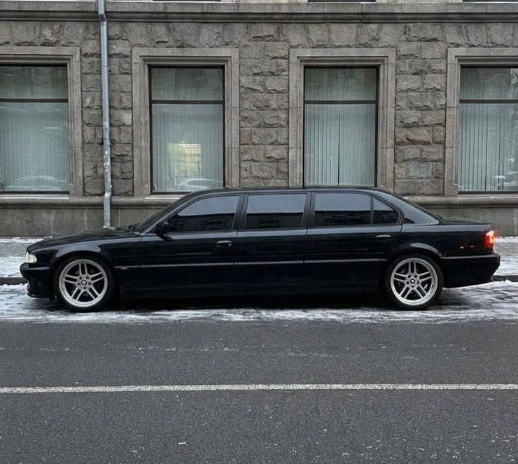 BMW 7 серии E38
