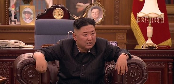 Кім Чен Ин, династія Кім, правляча династія, Північна Корея, правляча партія, захищати портрети від шторму, правитель