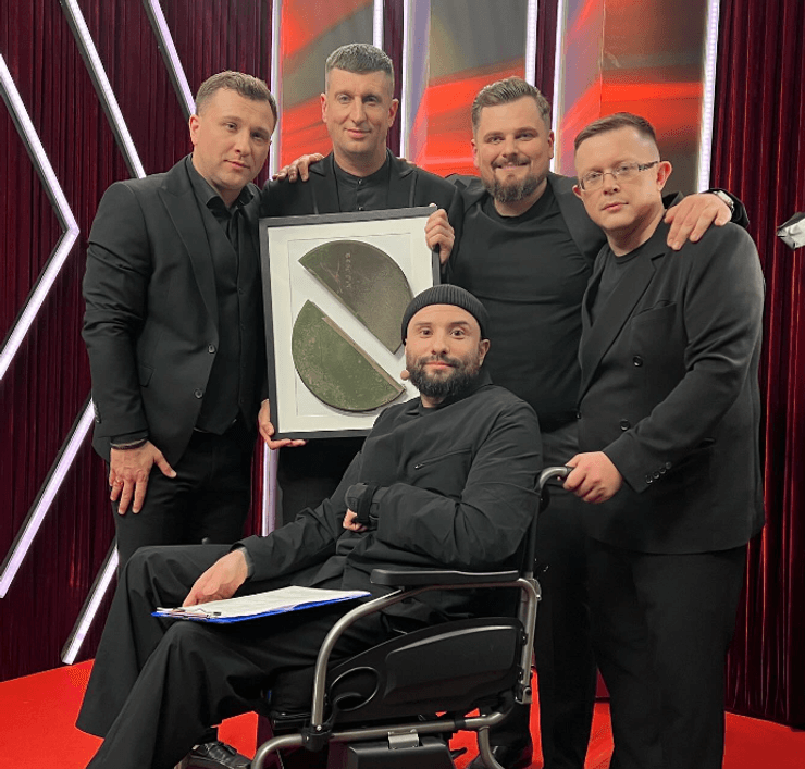 Розовый с комиками "Лиги Смеха"