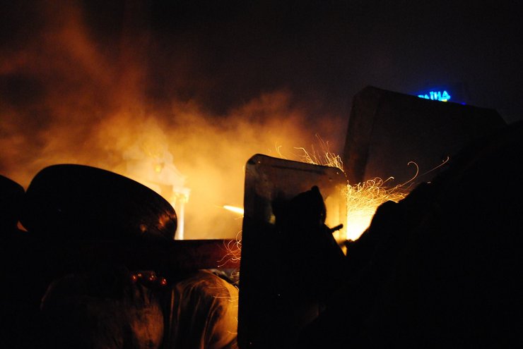 майдан, протесты, огонь, фейерверк, 2014