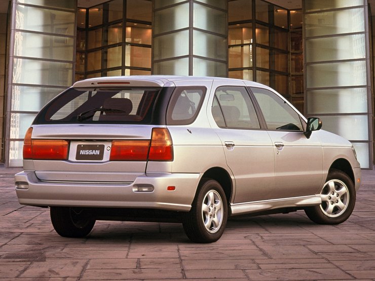 Nissan Altra