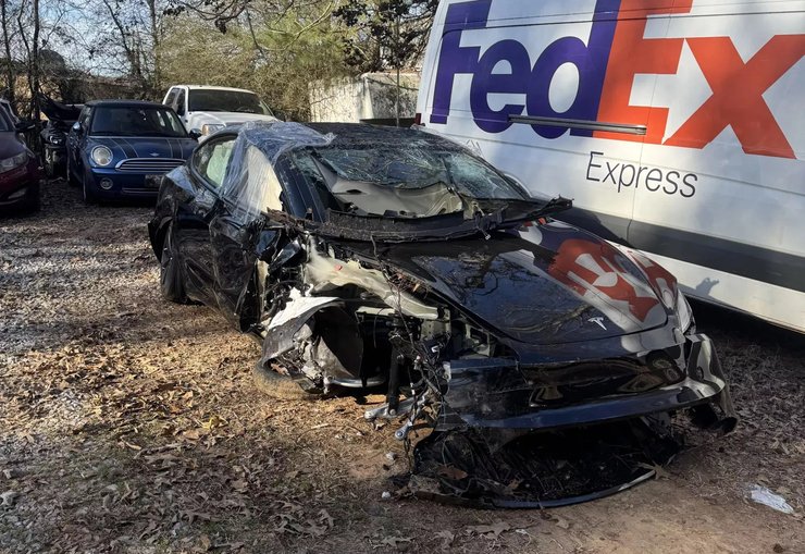 тесла після дтп, Tesla Model 3, електромобіль Tesla, автопілот Tesla