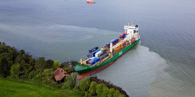 корабель сів на мілину, норвегія