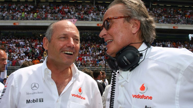Бывший многолетний руководитель McLaren Рон Деннис (слева) вместе с Мансуром Оджеем построили чемпионскую команду, достигшую невероятных высот в Формуле 1