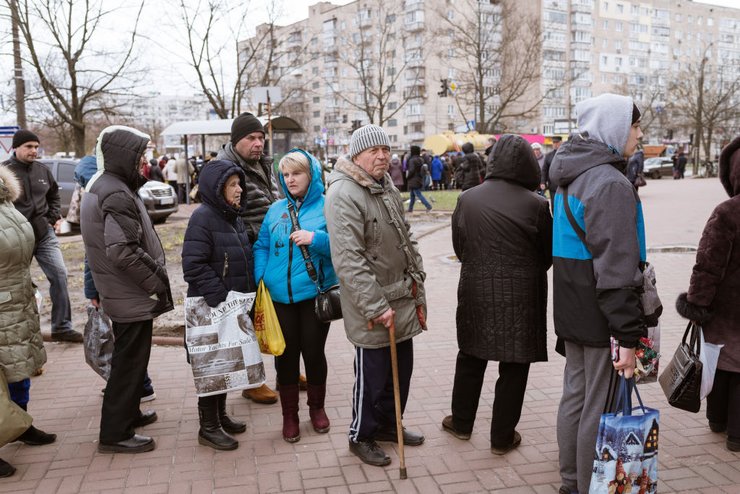восстановление чернигова, чернигов после обстрелов, чернигов без воды, чернигов без света, чернигов гуманитарная катастрофа, чернигов, обстрелы чернигова, блокада чернигова, волонтеры в чернигове,