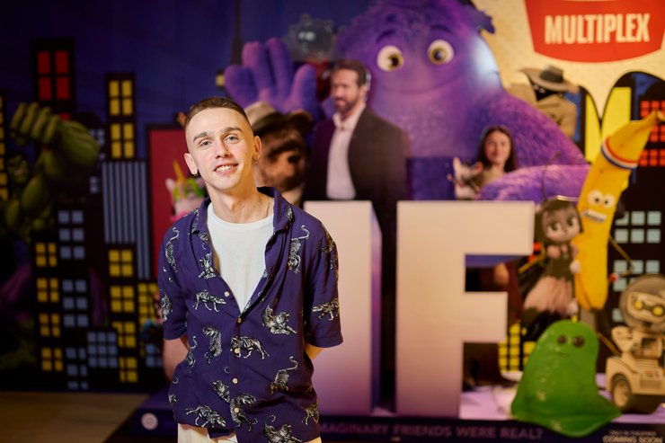 Певец и актер LOGVIN