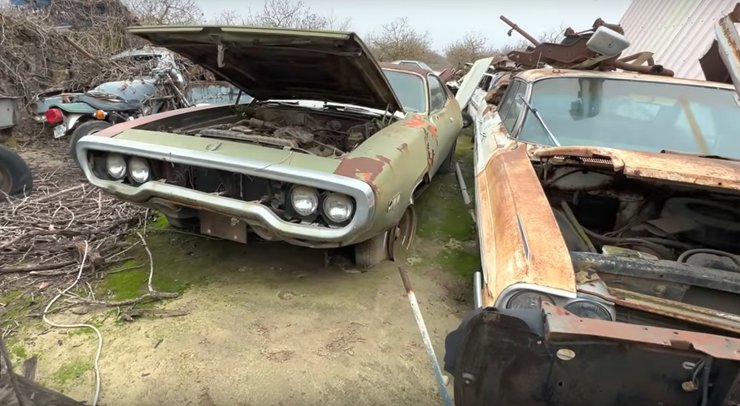 коллекция авто, заброшенные авто, ретро авто, Ford Mustang Boss, Dodge Challenger, Pontiac GTO