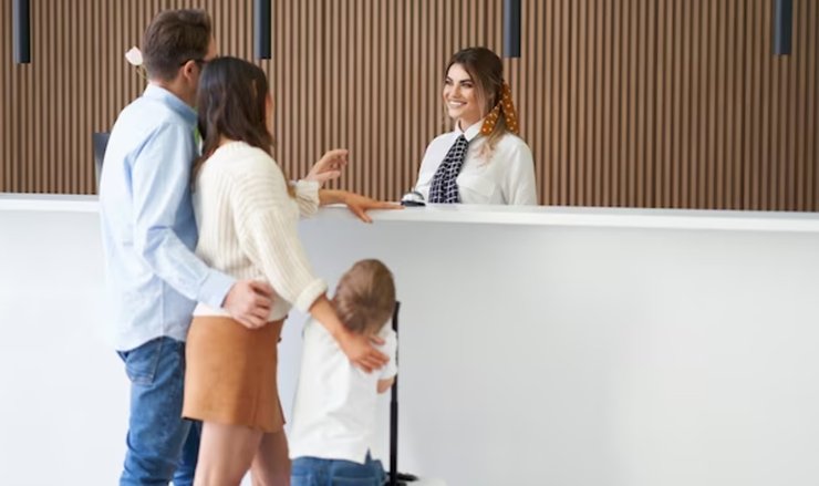 Чемодан, багаж, путешествие, поездка, гостиница, сборы, номер в отеле, гостиница, безопасность, соцсети, советы