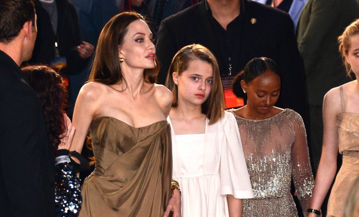 Анджелина Джоли с детьми