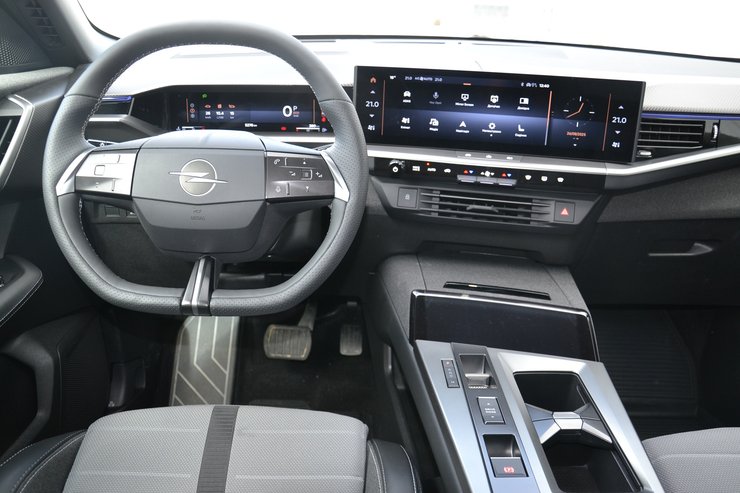 Салон Опель Грандленд