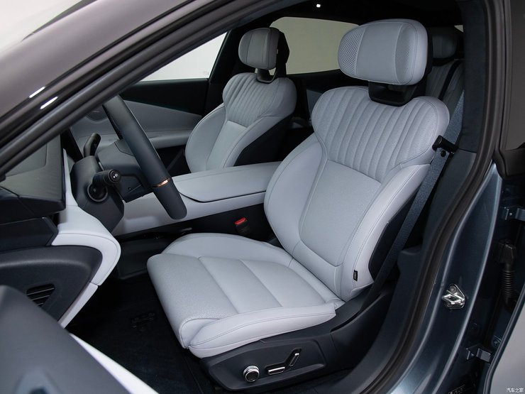 салон Lynk & Co Z10 2024, Geely Lynk & Co, новый Lynk & Co Z10, Электромобиль Geely