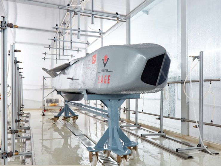 Крилата ракета в ангарі