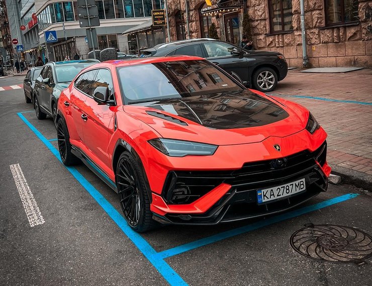 Lamborghini Urus Performante, елітні авто, найдорожчі авто в Україні