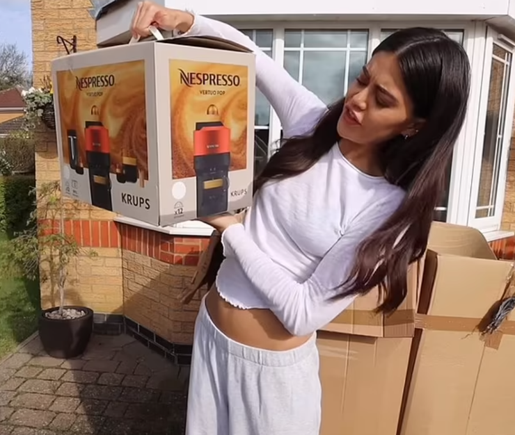 Интересные вещи на распродаже, секонд-хенд, находки, тайные посылки, аукционы, Великобритания, курьезы, видео