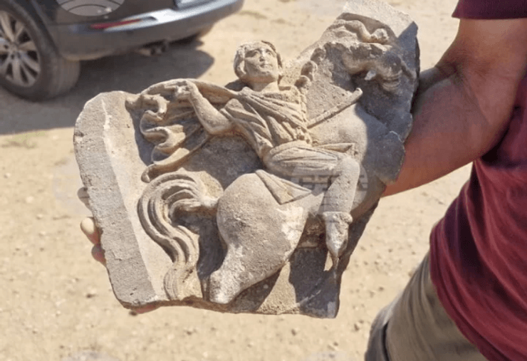 рельеф, всадник, раскопки, Гераклея, фракийцы, история, регион, Балканы, археология, археологи, исследования, мотив, табличка, античность, город