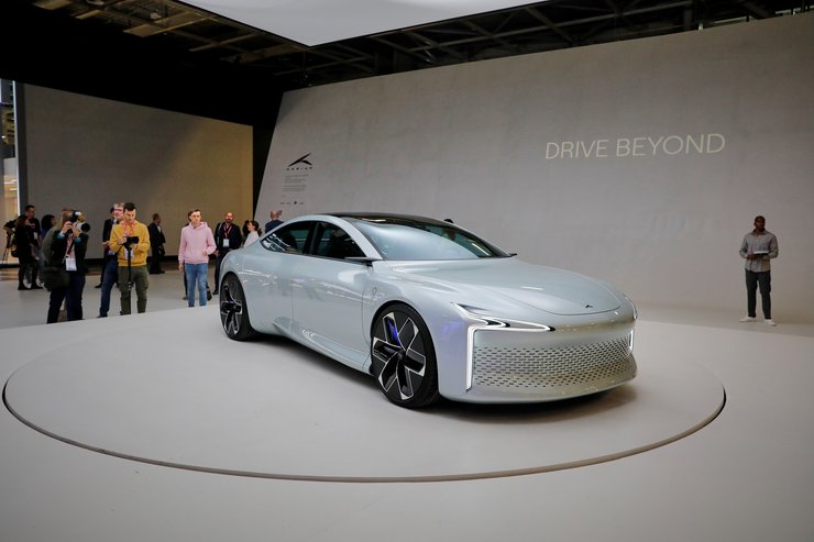 Паризький автосалон 2022, Паризький автосалон, автошоу в Парижі, Peugeot 408, Mercedes EQE, Jeep Avenger, Renault 4,