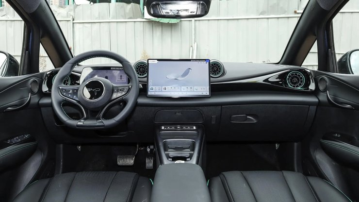 салон BYD Dolphin, новый BYD Dolphin, BYD Dolphin 2025, электромобиль BYD, электромобиль BYD