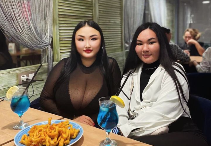 Анжеліка Протодьяконова, Instagram, найбільші у світі брови, зміна іміджу, зовнішність, приколи, курйози, фото