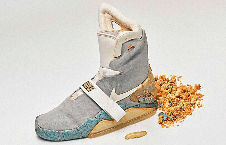 Кроссовки Nike Air Mag, назад в будущее