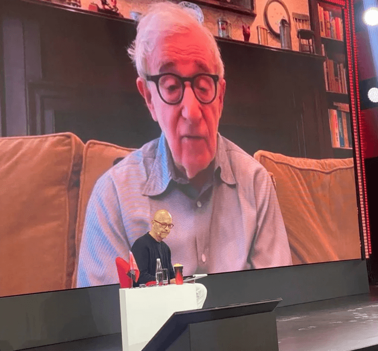 Вуди Ален выступает на российской неделе кино