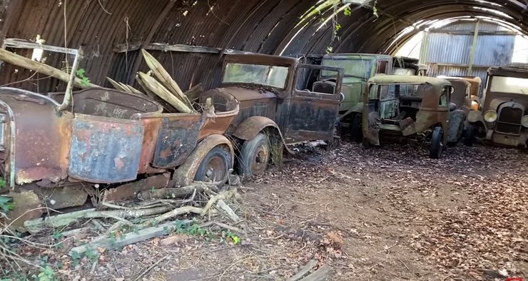 BMW 2000 CS, ГАЗ-69, заброшенніе авто, коллекция авто, ретро-авто