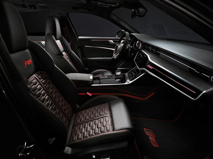 Салон Audi RS6 Performance