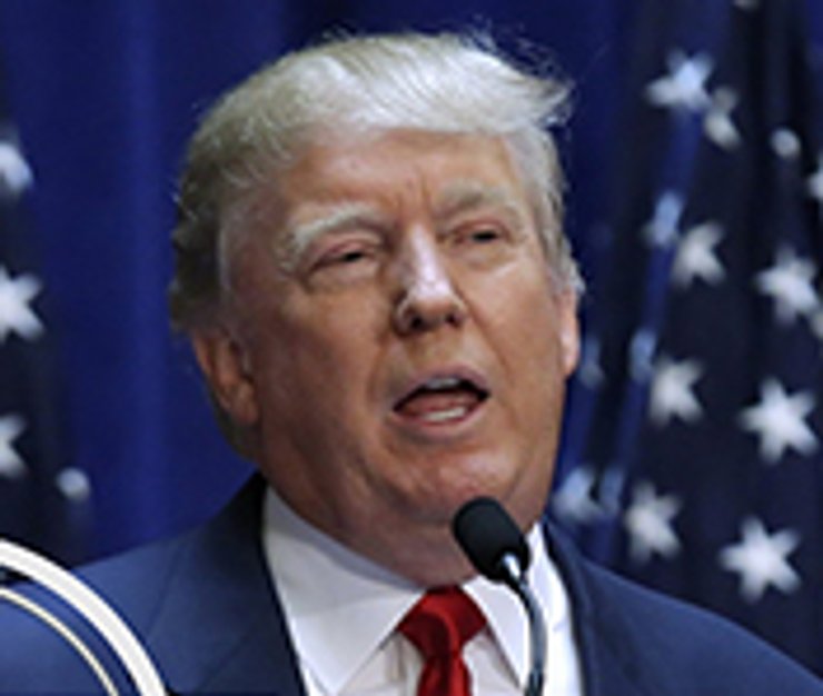 
Дональд Трамп
на первых дебатах в прямом эфире со своей конкуренткой от демократов Хиллари Клинтон
