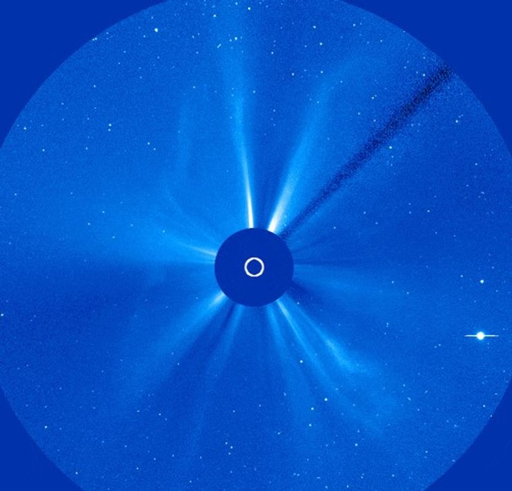корональний викид маси, Сонце, виверження, сонячний спалах