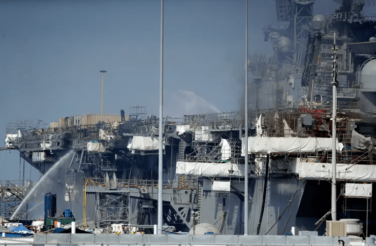 USS Bonhomme Richard, пожар на корабле,