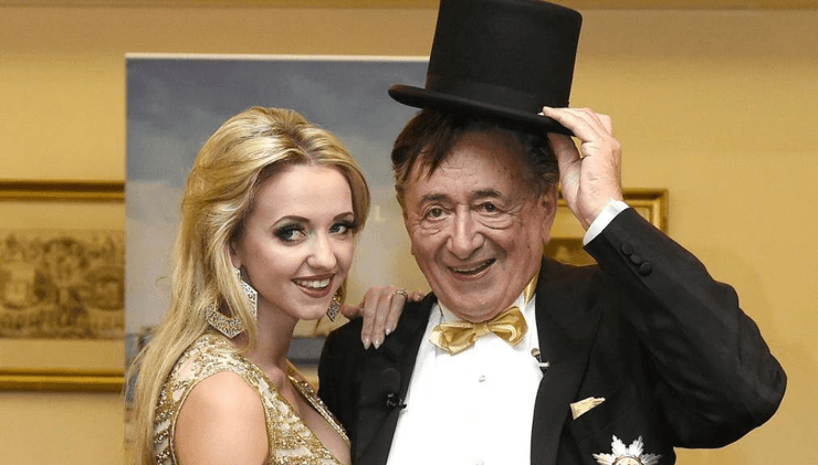 Миллиардер с молодой женой, Рихард Люгнер, миллиардер, был шесть раз женат, жена младше на 57 лет, модель Playboy, ищет жену
