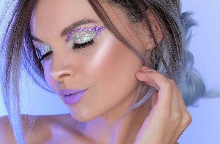 новогодний макияж, блестки, макияж глаз