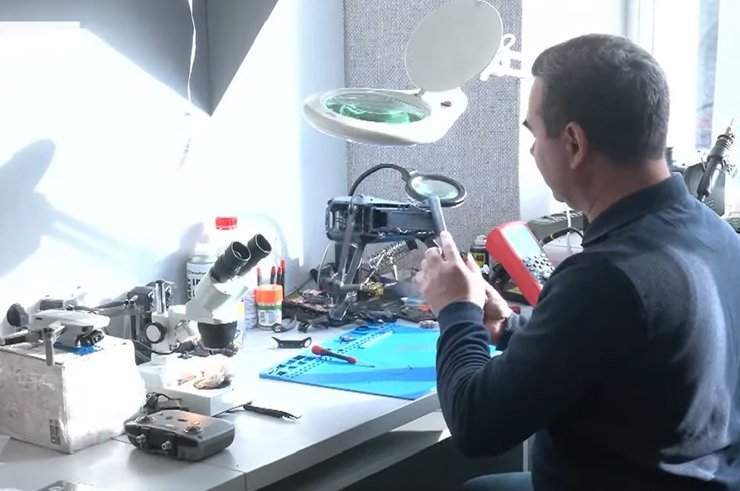 ремонт дронов, Андрей Гежа