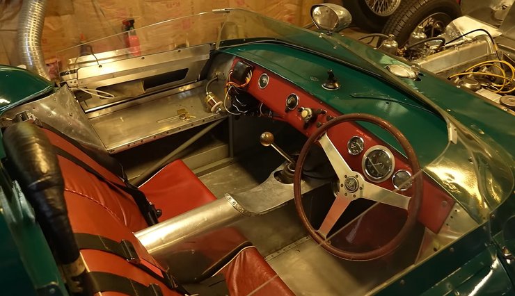 спорткар Лотус 11