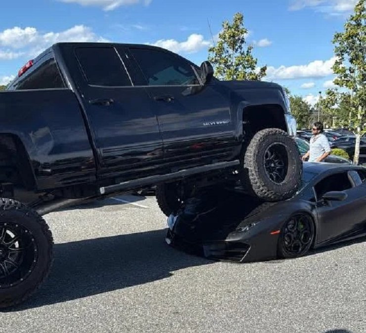 дтп пікап ламборгіні