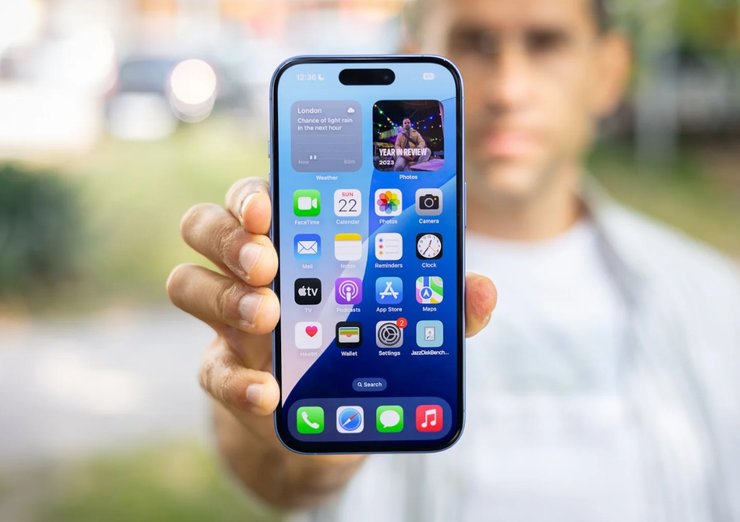 iPhone 16e